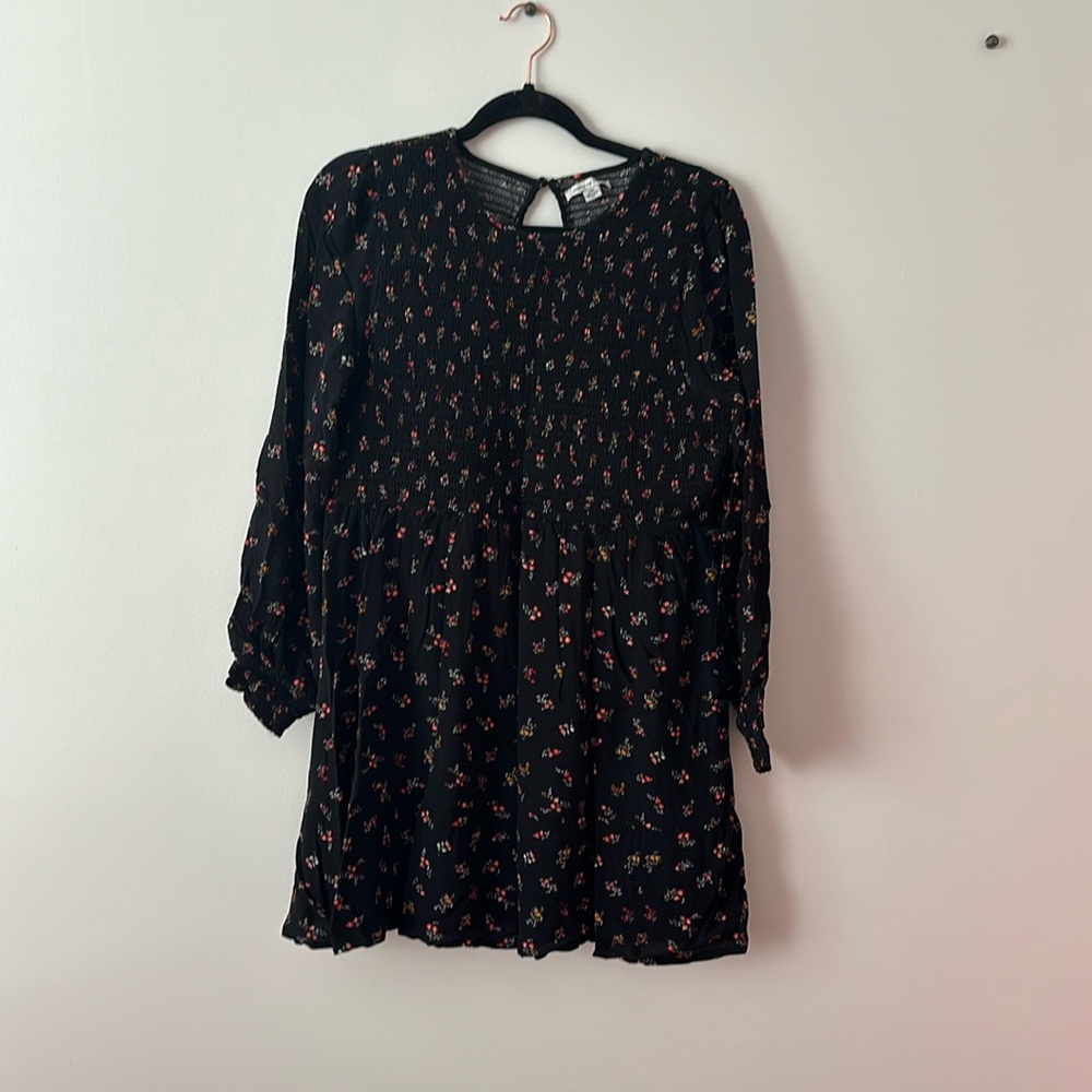 Large American eagle knee length dress. barely worn in great condition